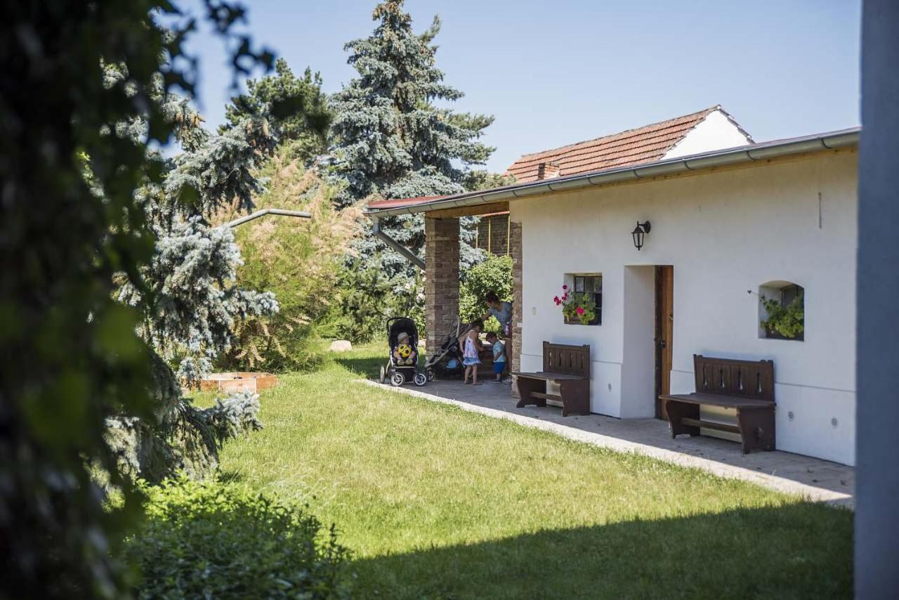 Chalupa Brod Nad Dyji Exteriör bild