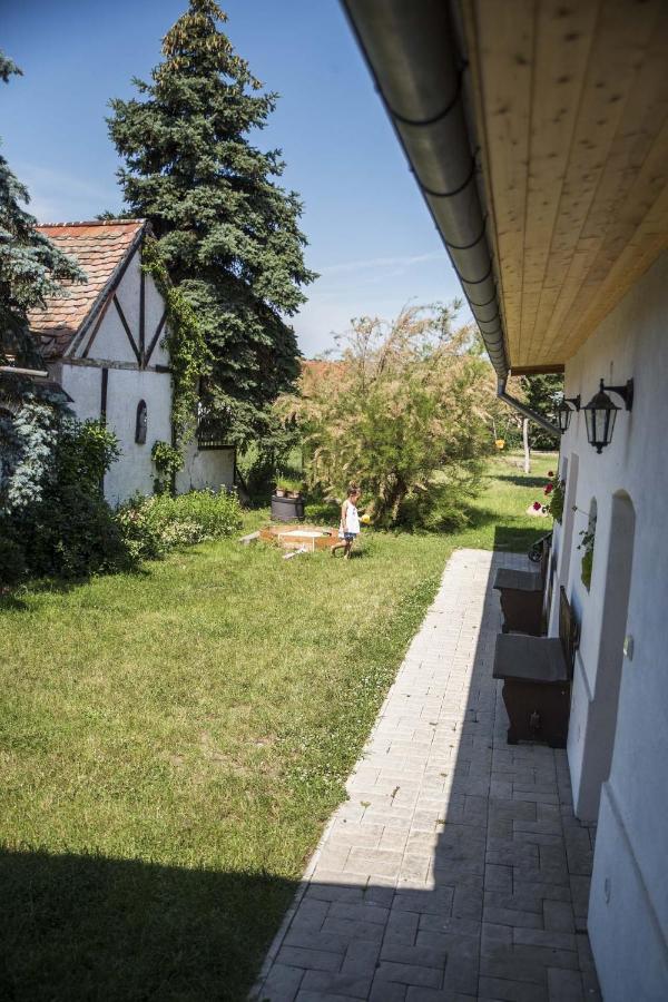 Chalupa Brod Nad Dyji Exteriör bild
